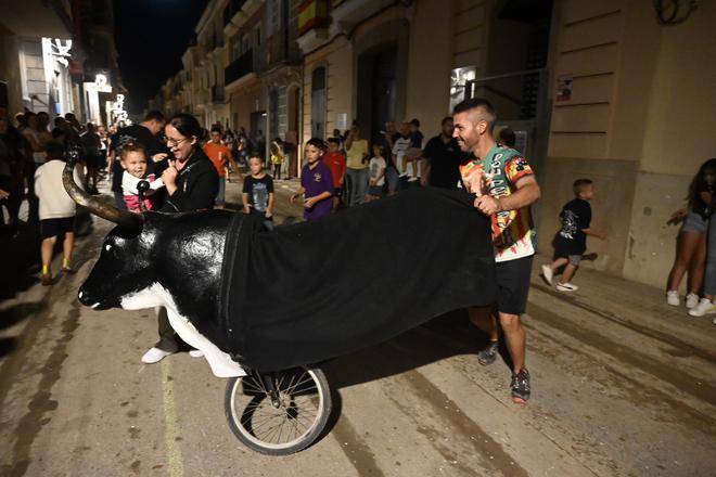Fotos de los toros, la merienda de los mayores y el encierro infantil del miércoles de fiestas en Almassora