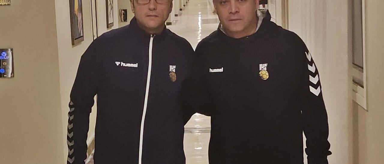 Ángel Sabroso -izquierda- y Óscar Raluy, ayer en su hotel de Alejandría, sede de los grupos C y H del Mundial. | | LP/DLP