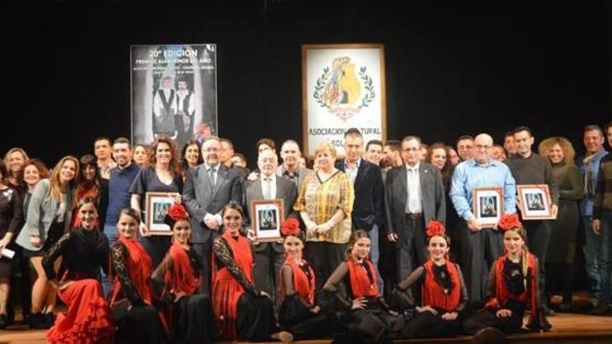 El colectivo Solera entrega los premios Alhaurinos 2015