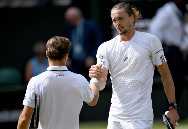 Zverev le arrebata el número dos a Alcaraz y luchará por el título en Wimbledon