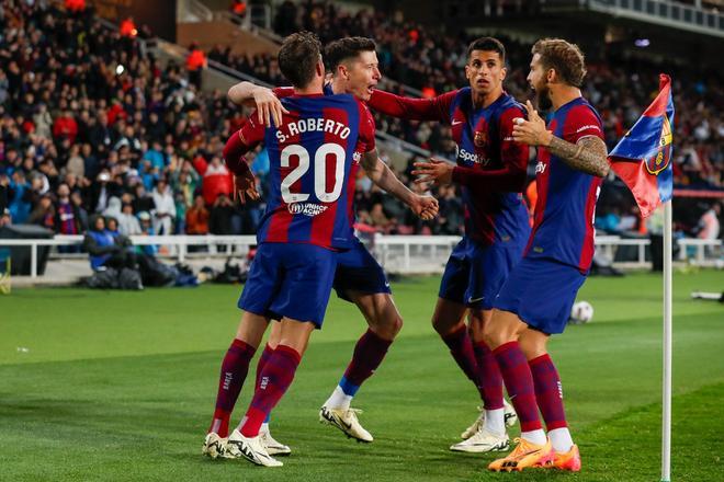 FC Barcelona - Valencia CF, el partido de la jornada 33 de LaLiga EA Sports, en imágenes.