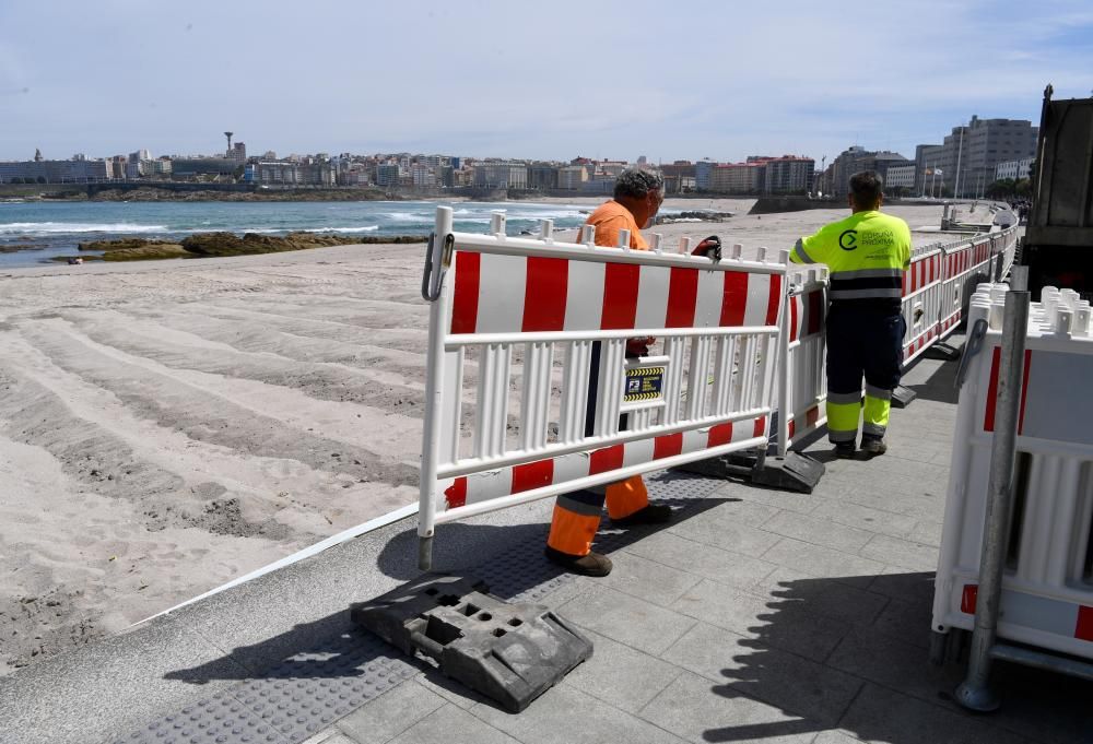 A Coruña comienza el vallado de las playas