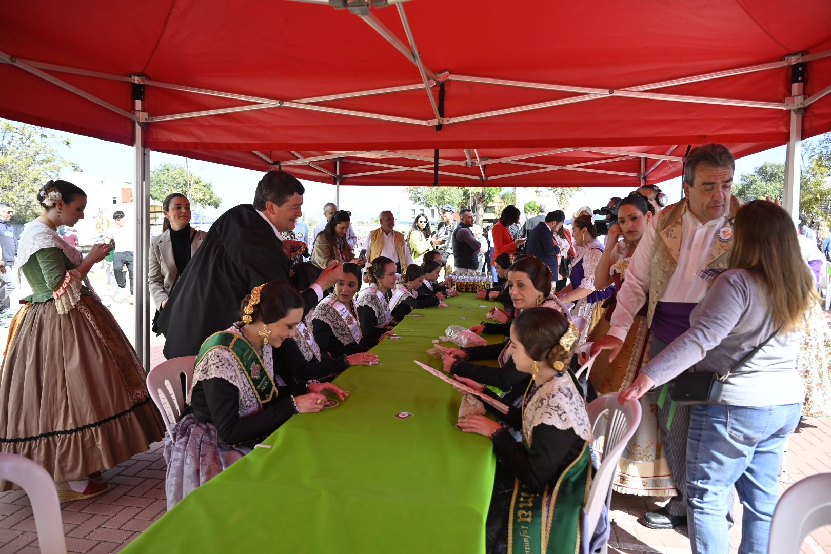 Búscate en las fotos del XXIX Concurso de Mascletaes del martes de Magdalena