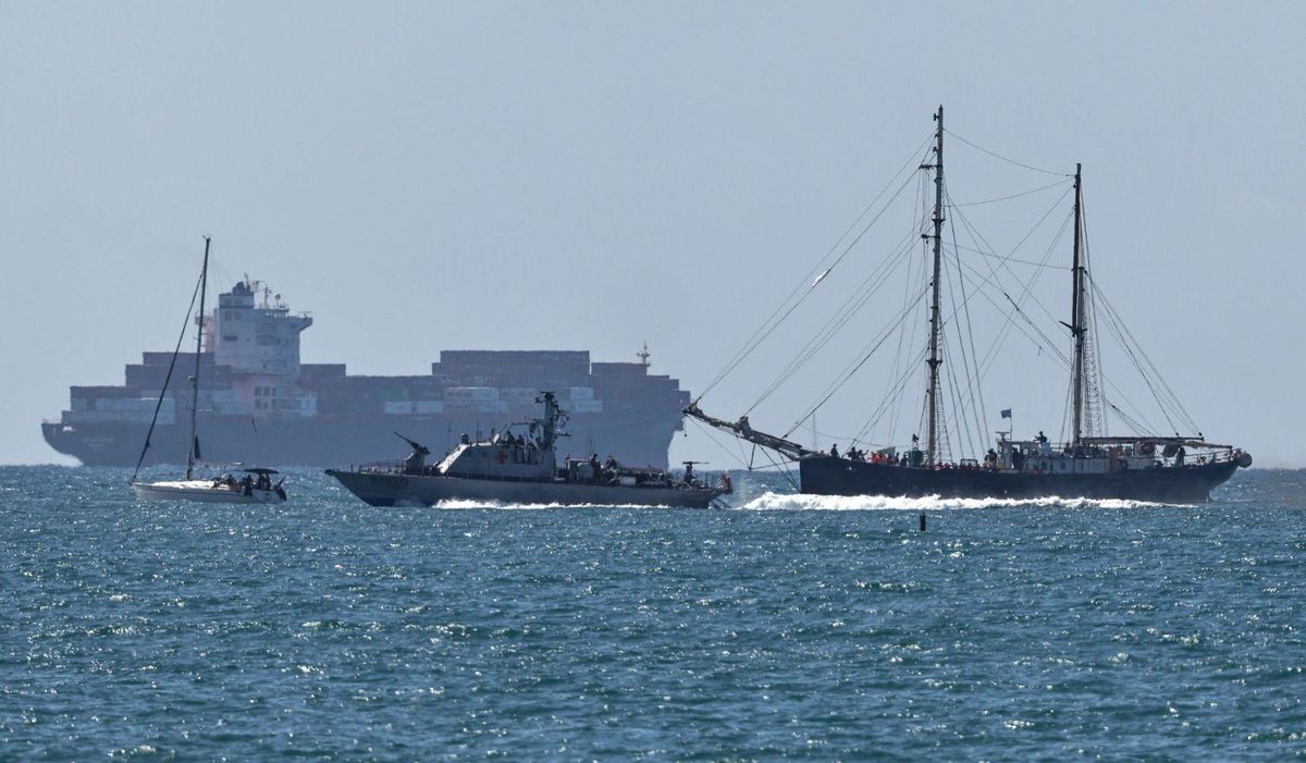 Israel interroga i reclou els activistes de la Flotilla abans de deportar-los