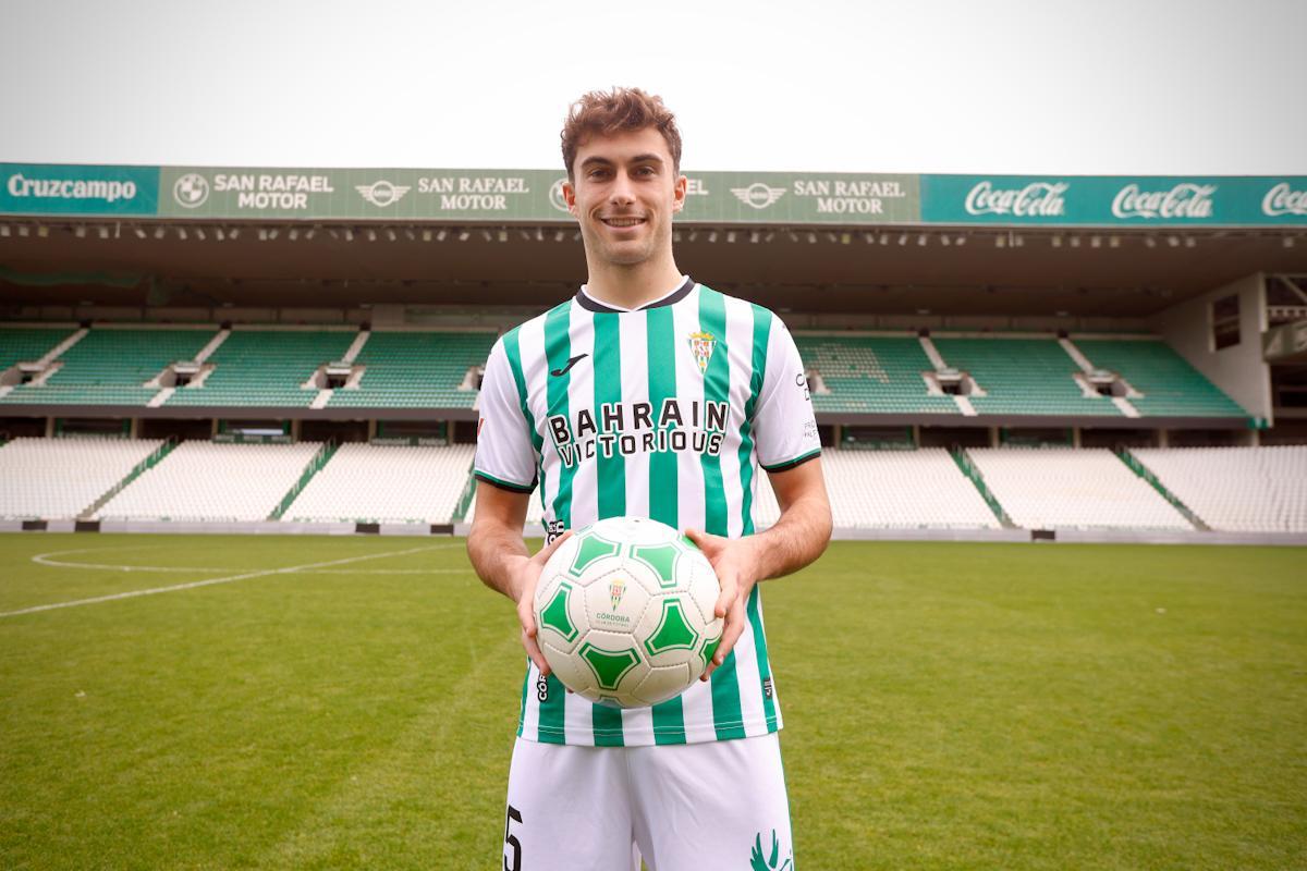 Mikel Goti, presentado como nuevo jugador del Córdoba CF