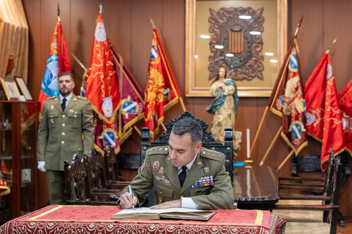 Firma de cédula del coronel Armada.