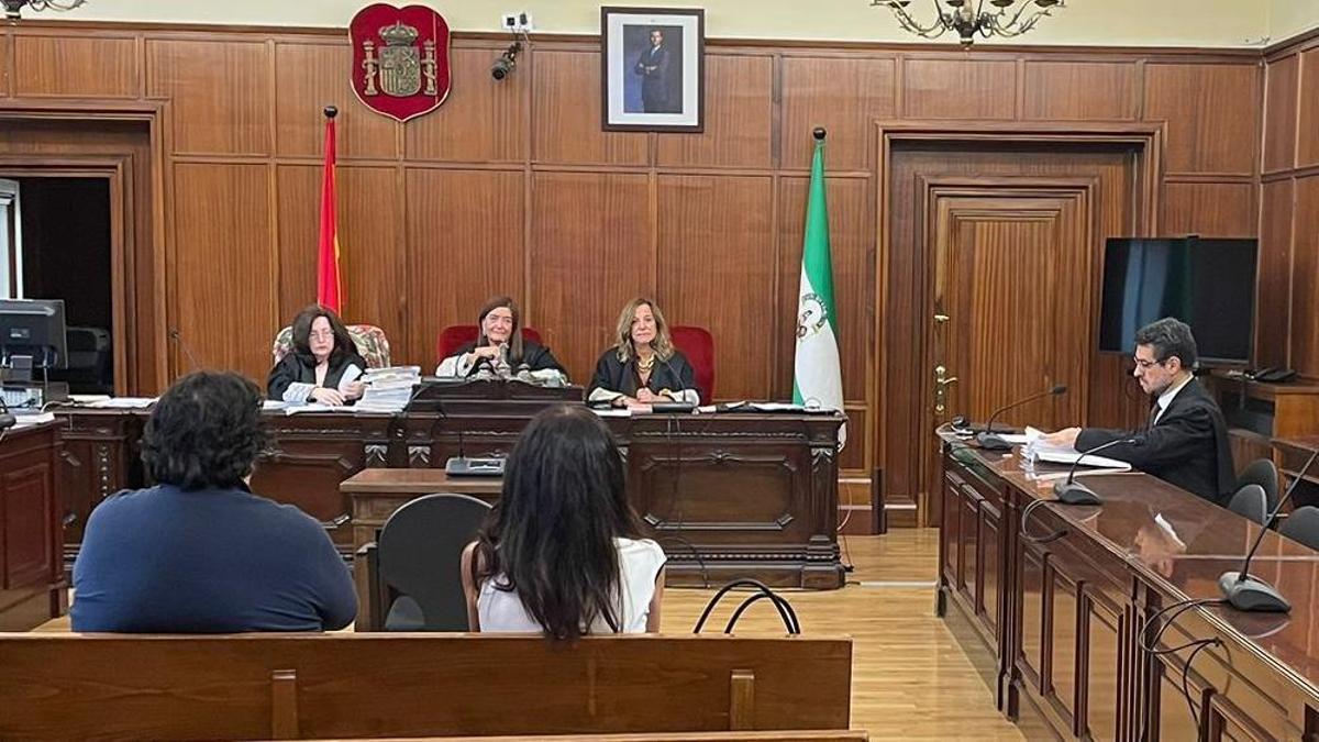Los dos alcaldes en el banquillo.