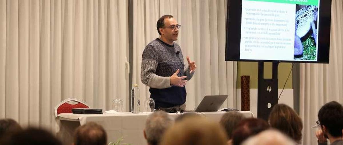 El científico Bosch Pérez diserta sobre la vida de los anfibios