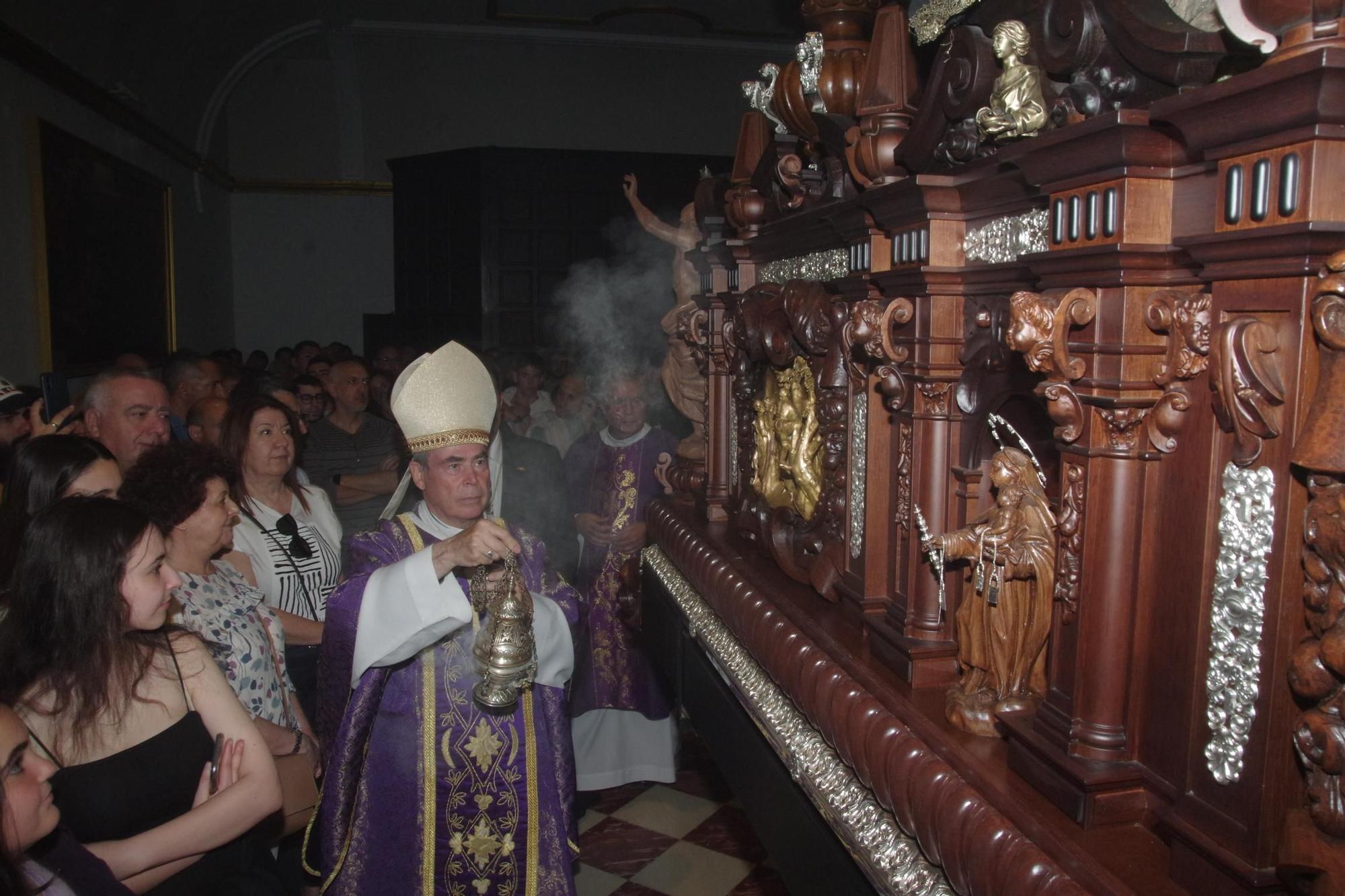 Bendición del trono y entronización del Cristo del Perdón