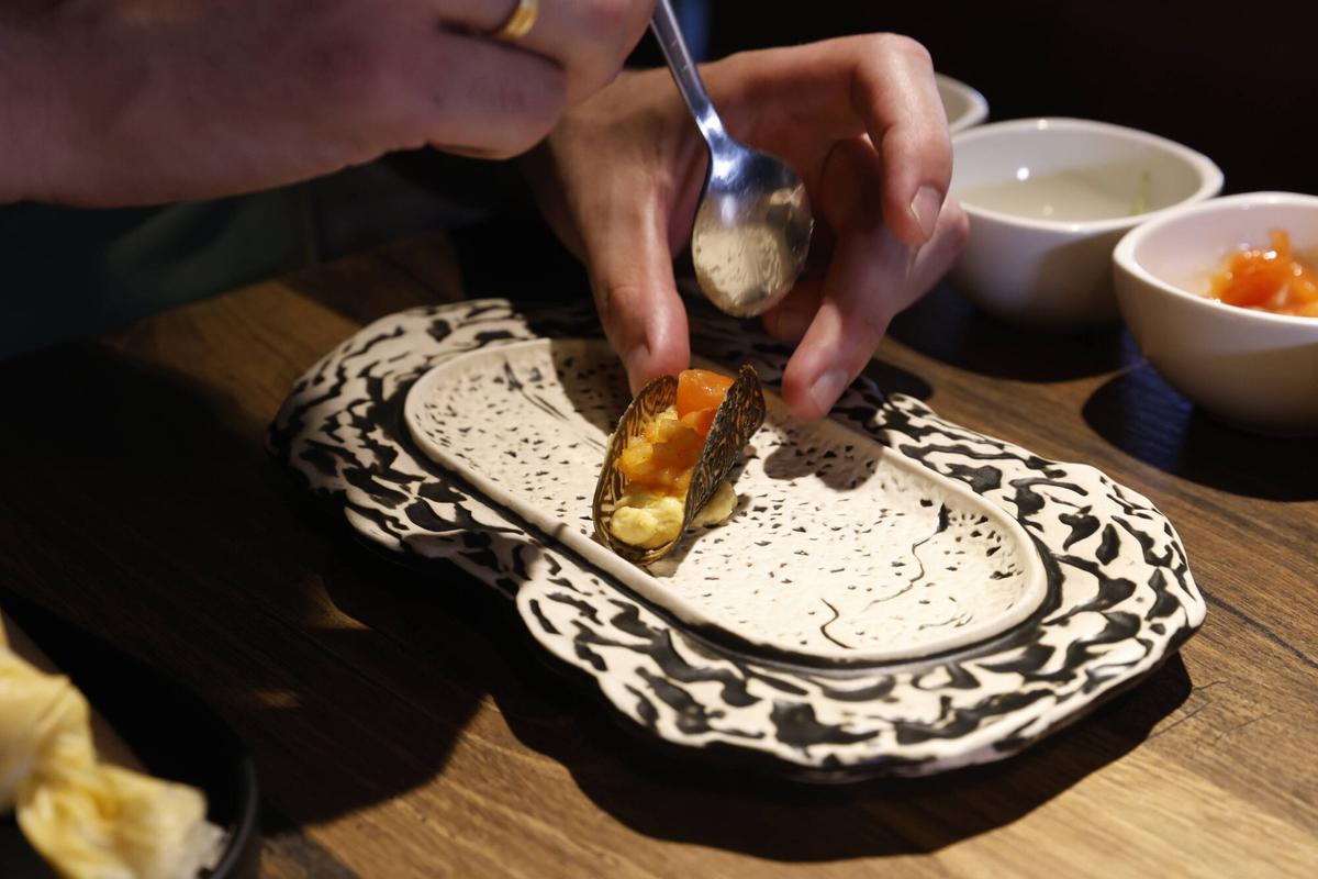 EN IMÁGENES: Así se elabora el “Bocado Atlántico”, la propuesta del Mamáguaja ganadora del “Gijón de Pinchos” EN IMÁGENES: Así se elabora el “Bocado Atlántico”, la propuesta del Mamáguaja ganadora del “Gijón de Pinchos”
