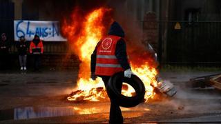 Francia vuelve a manifestarse contra la reforma de las pensiones de Macron: no acepta la jubilación a los 64