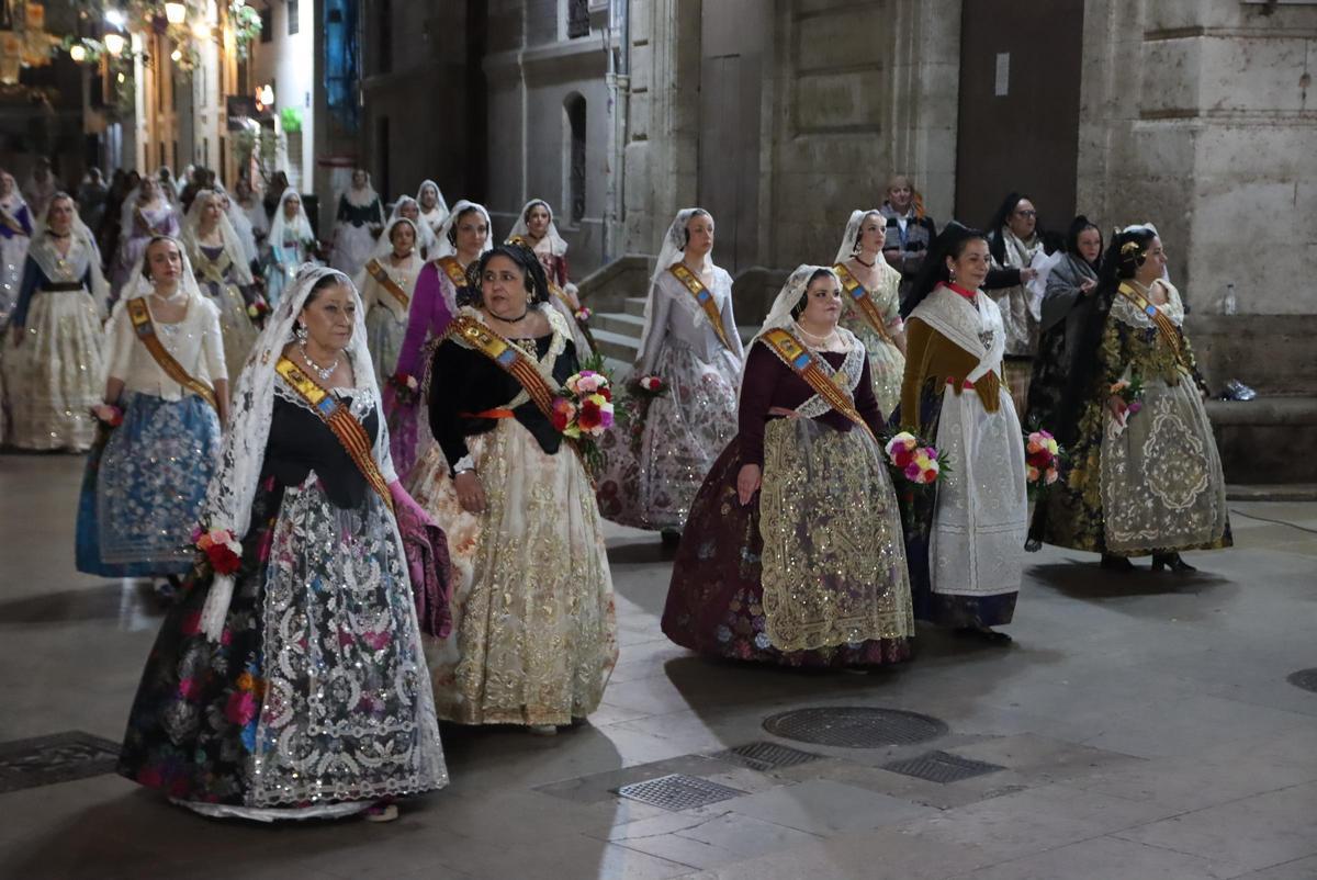 Todas las fotos de la ofrenda del 18 de marzo por la calle San Vicente hasta la 23:30 horas Todas las fotos de la ofrenda del 18 de marzo por la calle San Vicente hasta la 23:30 horas