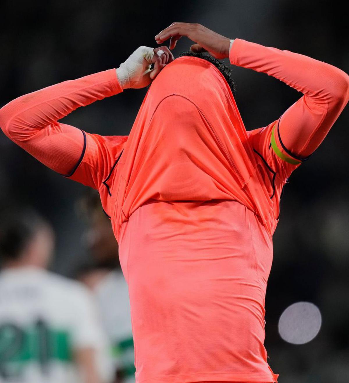 Tres gols de 30 xuts: una escopeta de fira