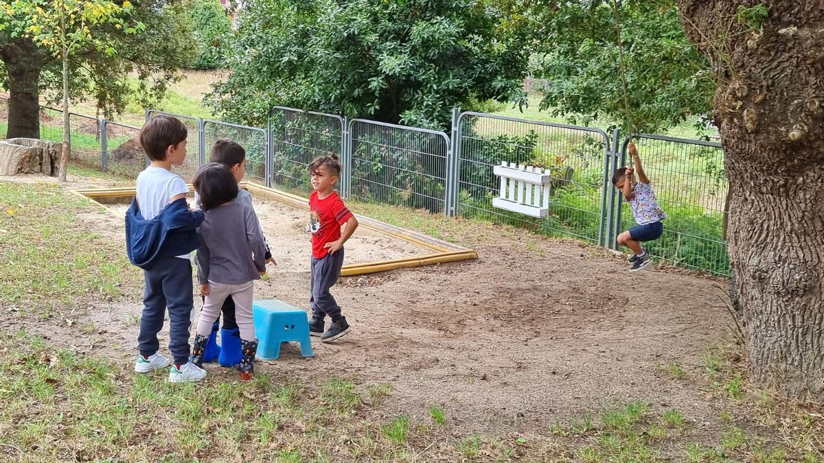 El patio en le Escola de Verducedo.