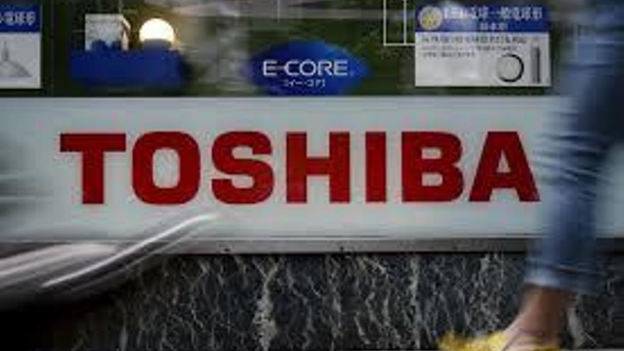 Letrero de Toshiba en Tokio