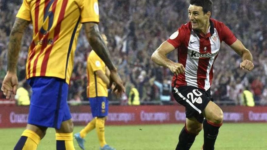 Aduriz celebra un gol esta temporada contra el Barcelona.