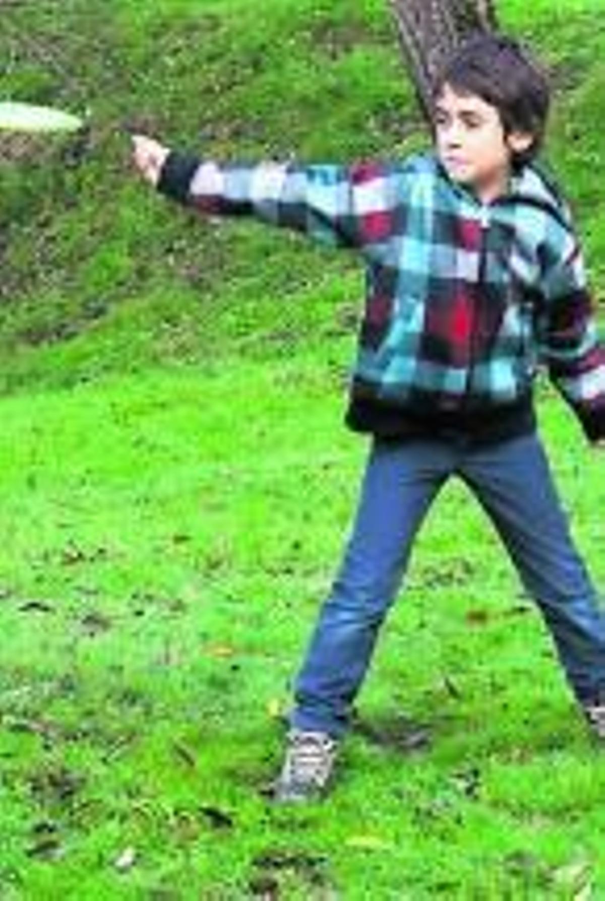 El frisbee golf busca su hueco en Asturias