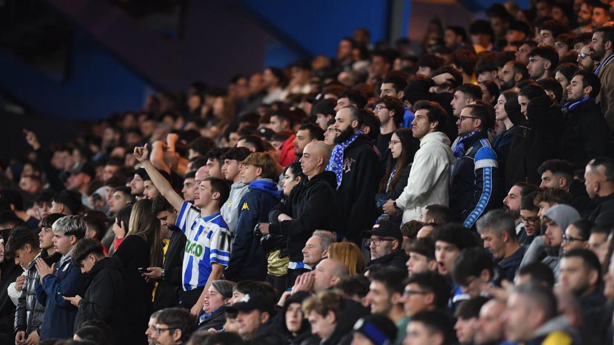 Aficionados del Dépor en Riazor durante un partido esta temporada