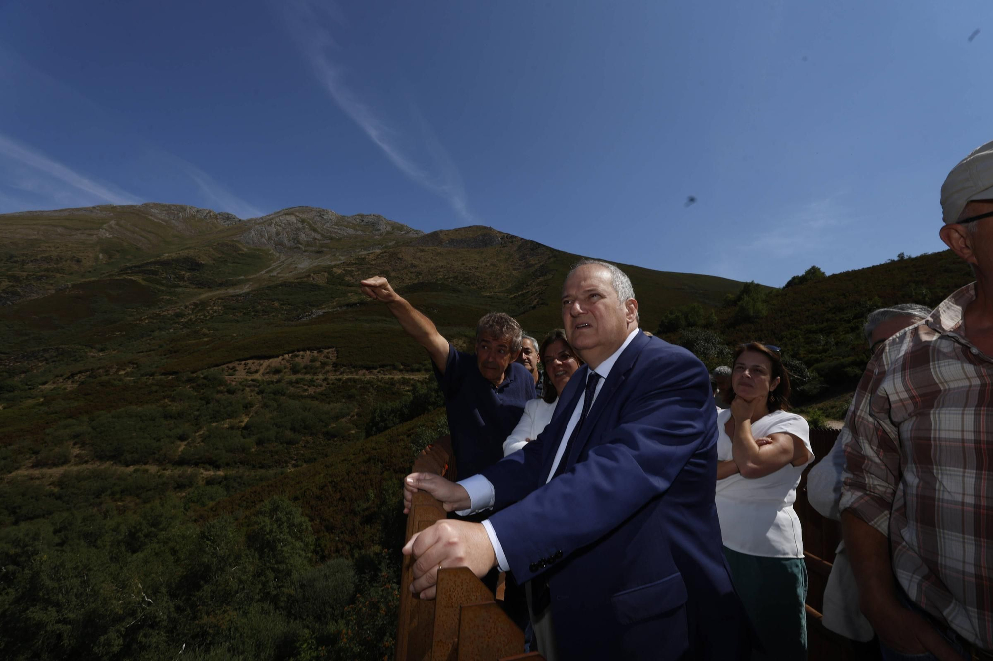Así fue la visita del ministro Jordi Hereu al mirador de La Farrapona