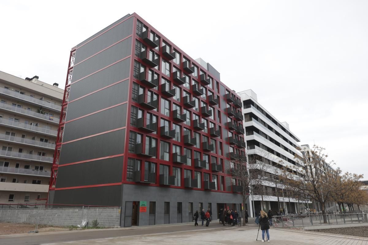 FOTOS | Así es el último edificio hecho en Barcelona con contenedores reciclados
