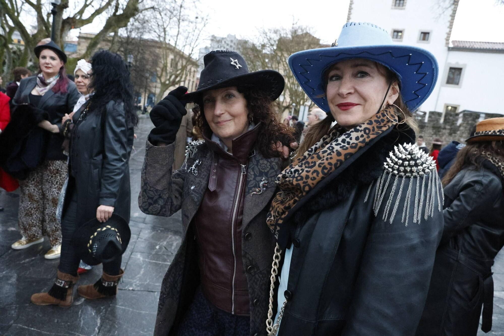 EN IMÁGENES: Flashmob en honor a Tino Casal en Gijón