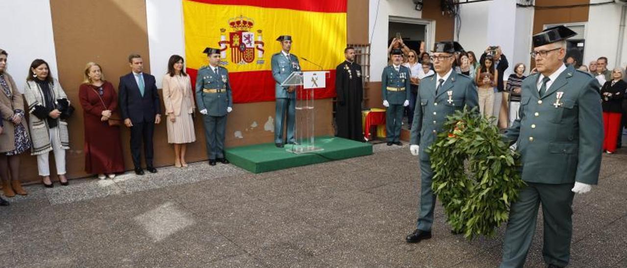 Un momento del acto del día de la patrona de la Guardia Civil
en Vigo, al que asistieron autoridades.  // Alba Villar |   // A. VILLAR