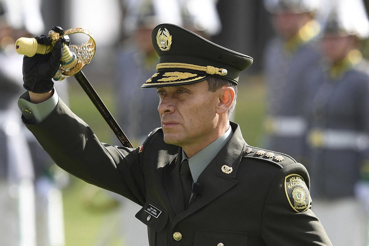 Henry Sanabria: el director de la Policia de Colòmbia que diu que ha vist el diable i practica exorcismes