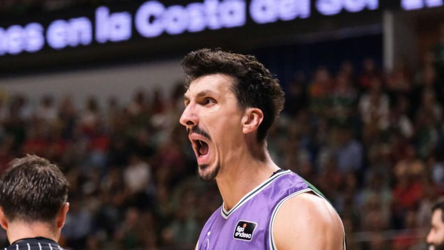 Nihad Djedovic es uno de los 9 fichajes llegados el pasado verano al Unicaja para rearmar el equipo tras la decepcionante temporada 21/22.