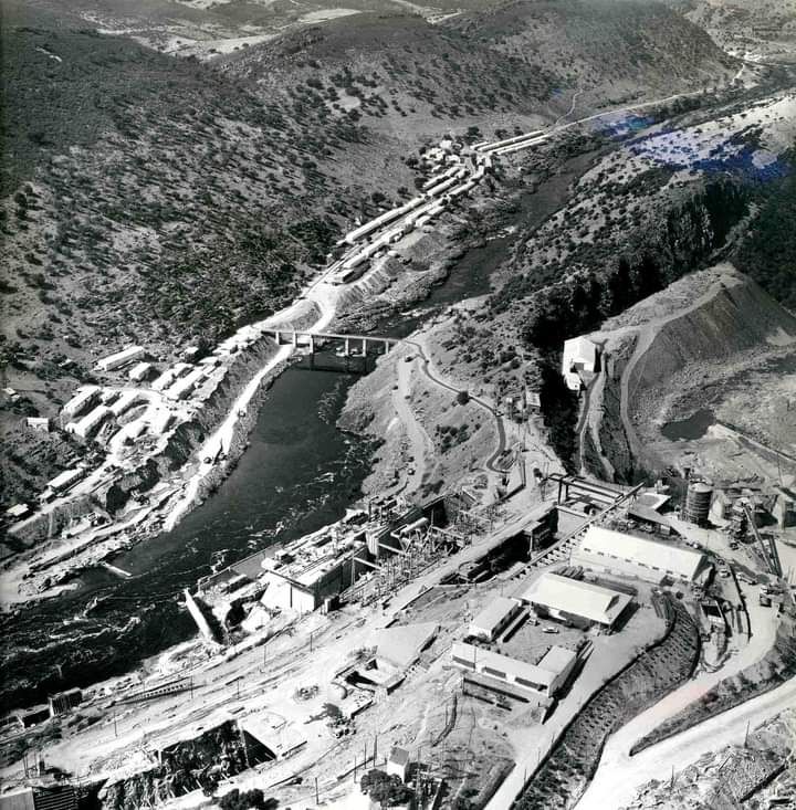 Vista de los poblados del Salto de Torrejón en donde se alojaron algunos trabajadores y sus familiares durante la construcción de la obra.