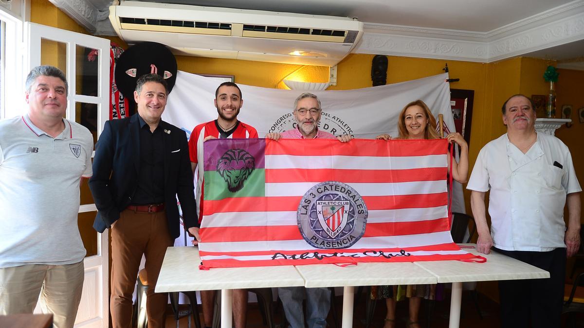 Miembros de la peña placentina del Athletic Club de Bilbao.