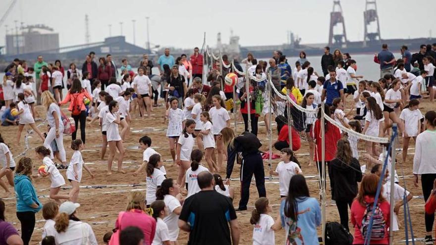 Lleno en Poniente con la segunda jornada de voley playa