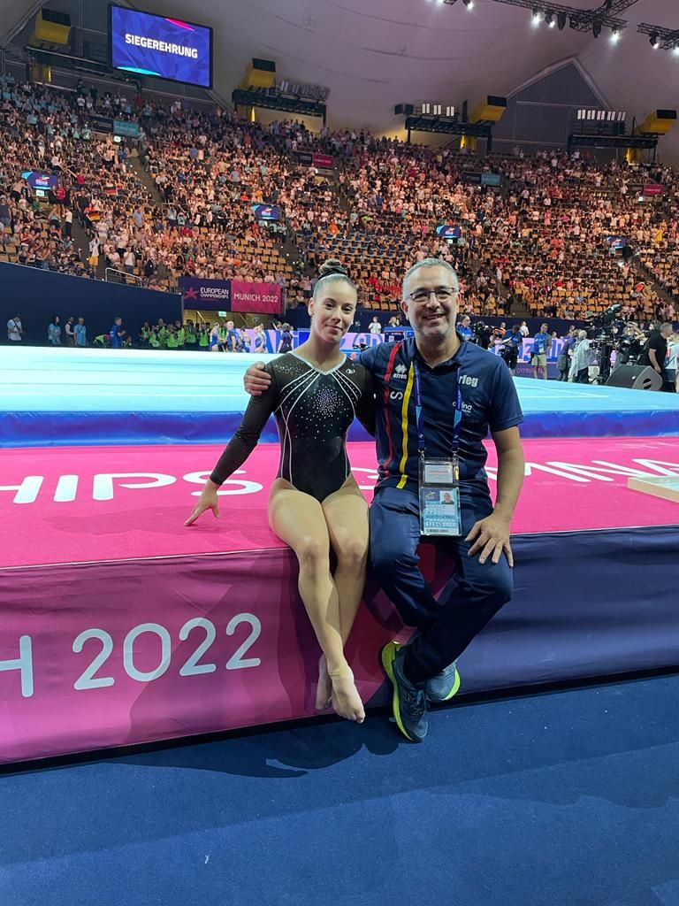 El tècnic Xavi Casimiro i la gimnasta Lorena Medina