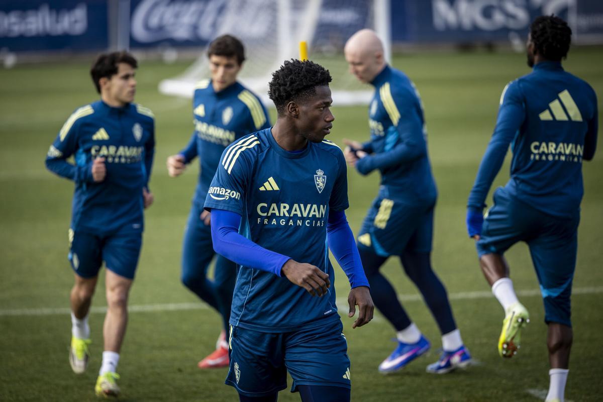 Saidu, en un entrenamiento con el Real Zaragoza en la Ciudad Deportiva.