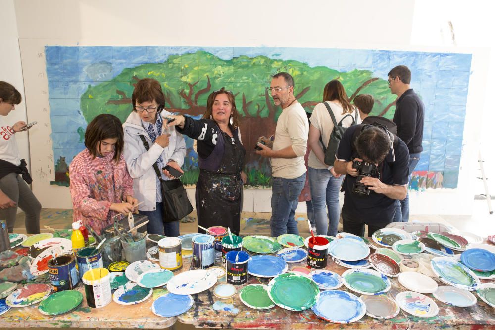 Mural solidari a la galeria Ventós