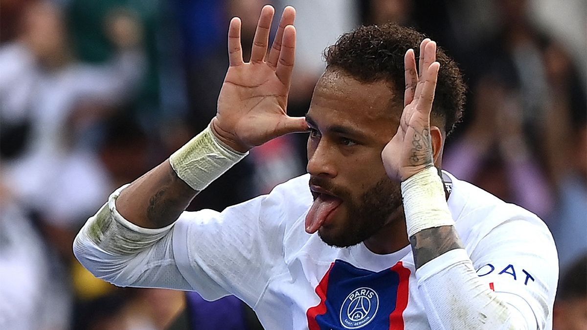 Neymar Jr realizando su habitual celebración | AFP