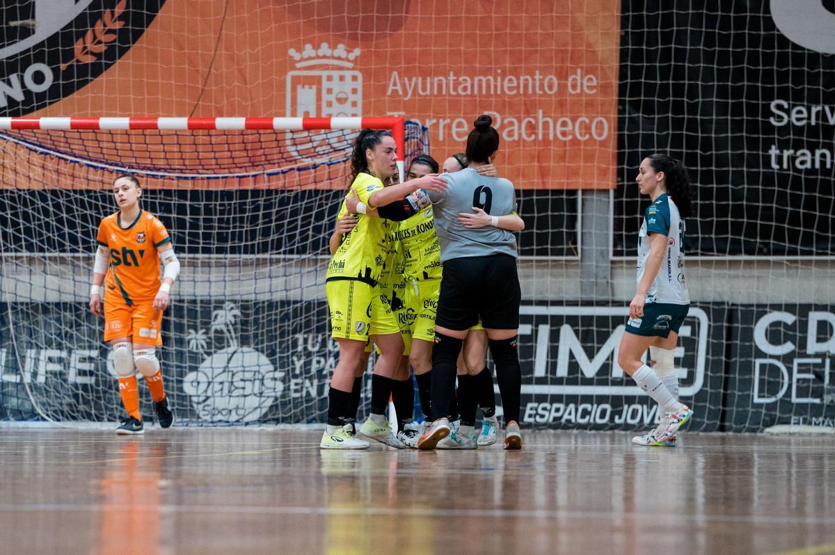 Las jugadoras del conjunto malagueño, en plena celebración.