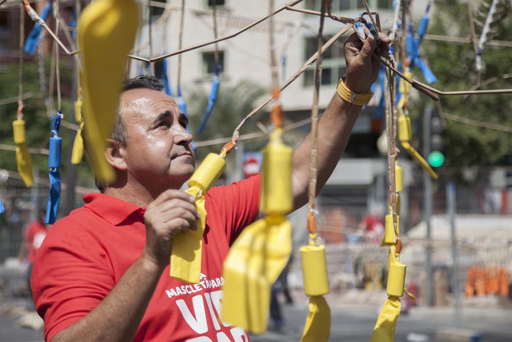 Luceros retumba con la primera mascletà de Hoguera