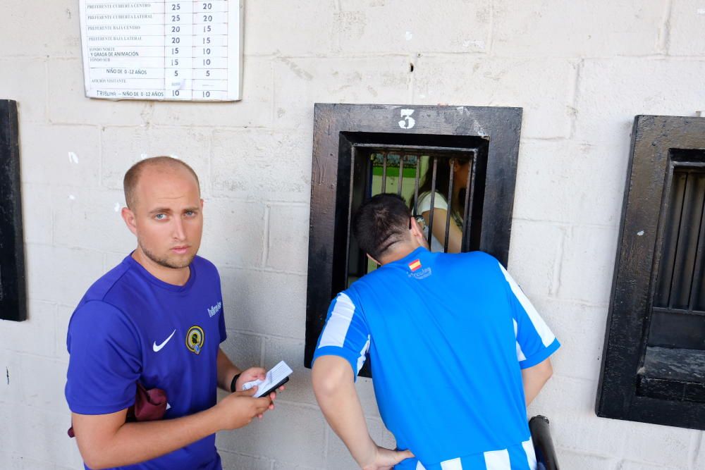 Colas en el Rico Pérez para comprar las entradas del Hércules- Ponferradina