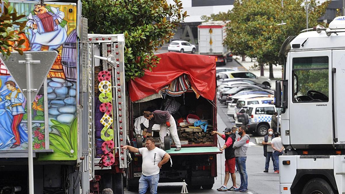 Las atracciones comenzaron a instalarse durante las últimas jornadas en la         urbanización de O Regueiriño. 