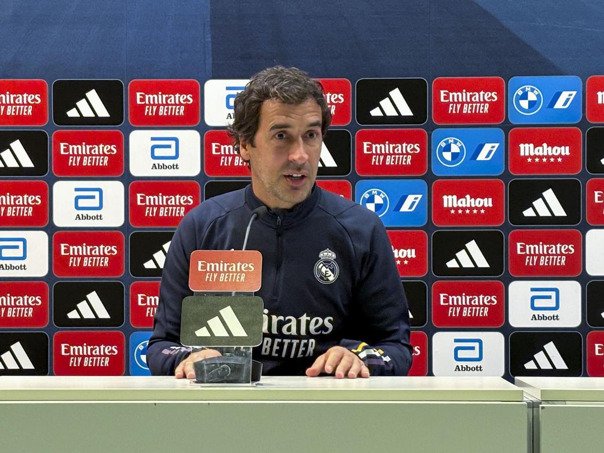 Raúl González en una rueda de prensa del Real Madrid Castilla.