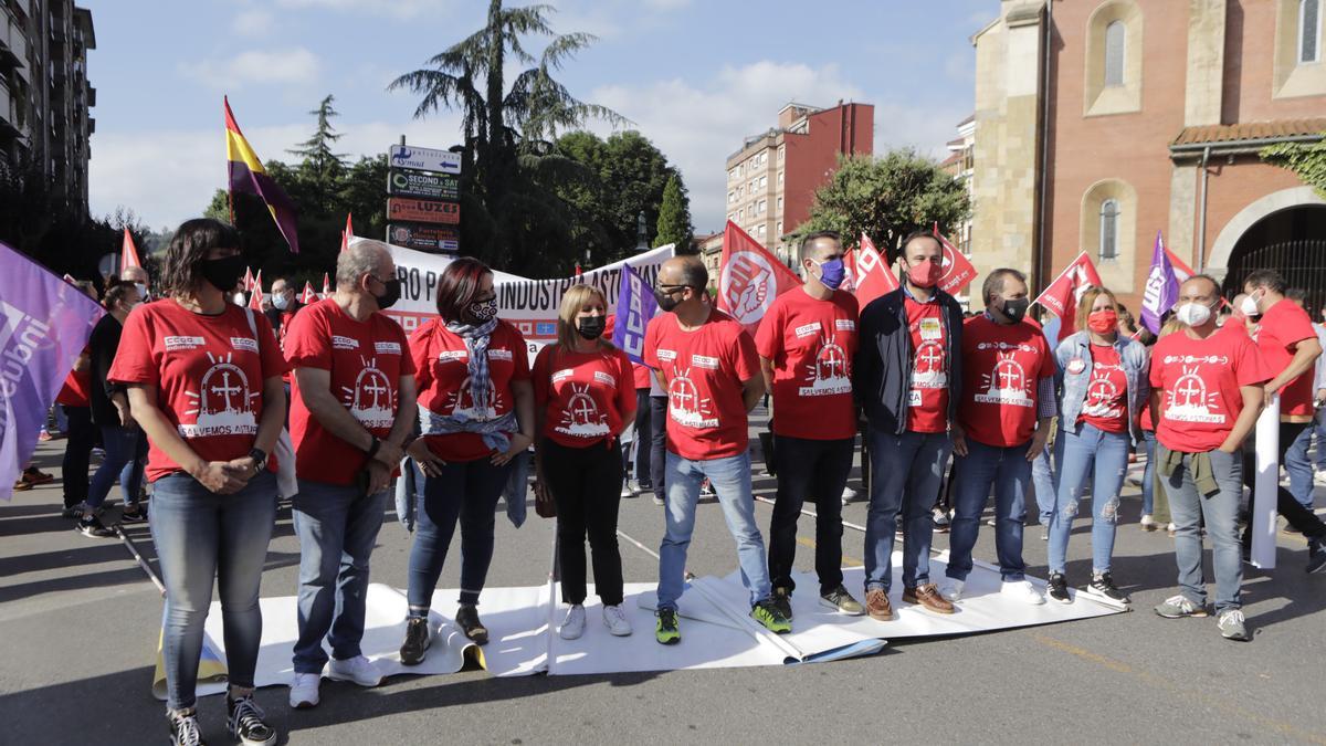 Manifestación en defensa de la industria asturiana en Langreo