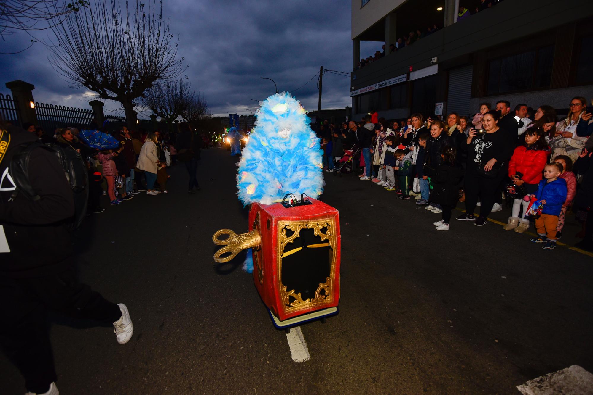 Todas las imágenes de la cabalgata de Reyes Magos 2023 en A Coruña