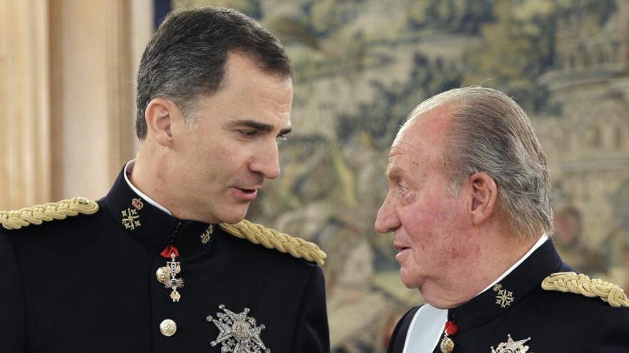 El rey Felipe VI y Don Juan Carlos.