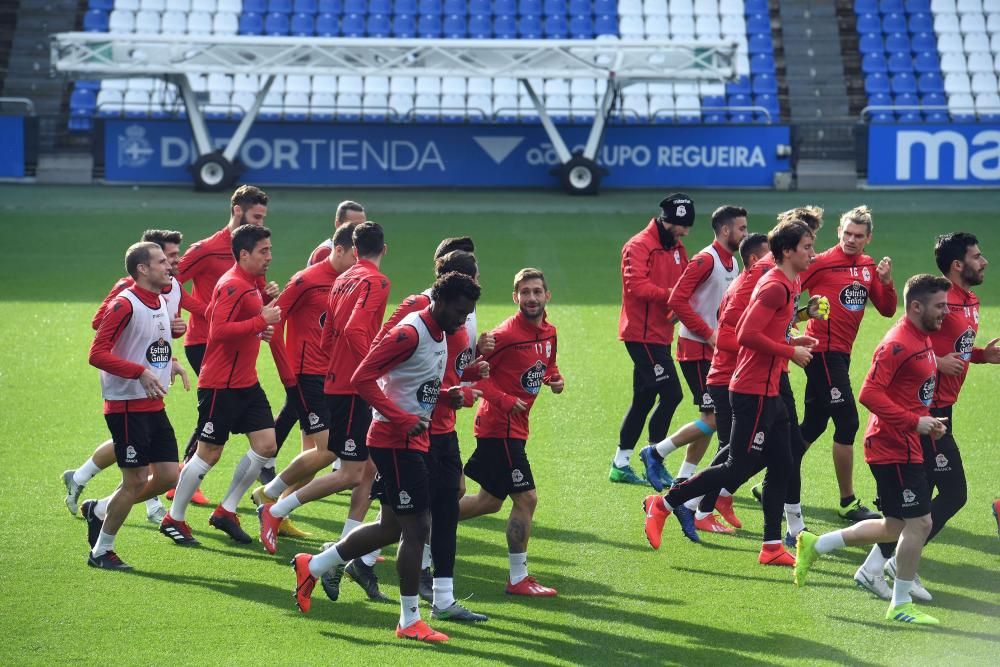 El Dépor entrena en Riazor a puerta cerrada