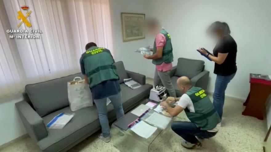 Cae una organización criminal formada por más de treinta personas dedicada a estafas piramidales en Canarias