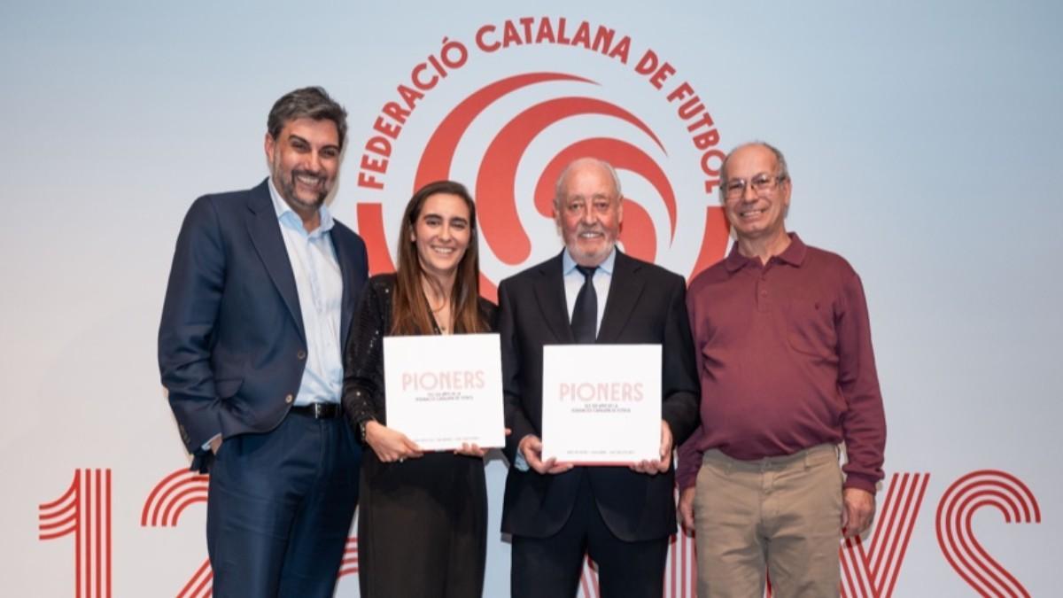 Presentado el libro "PIONEROS. Los 125 años de la Federación Catalana de Fútbol"