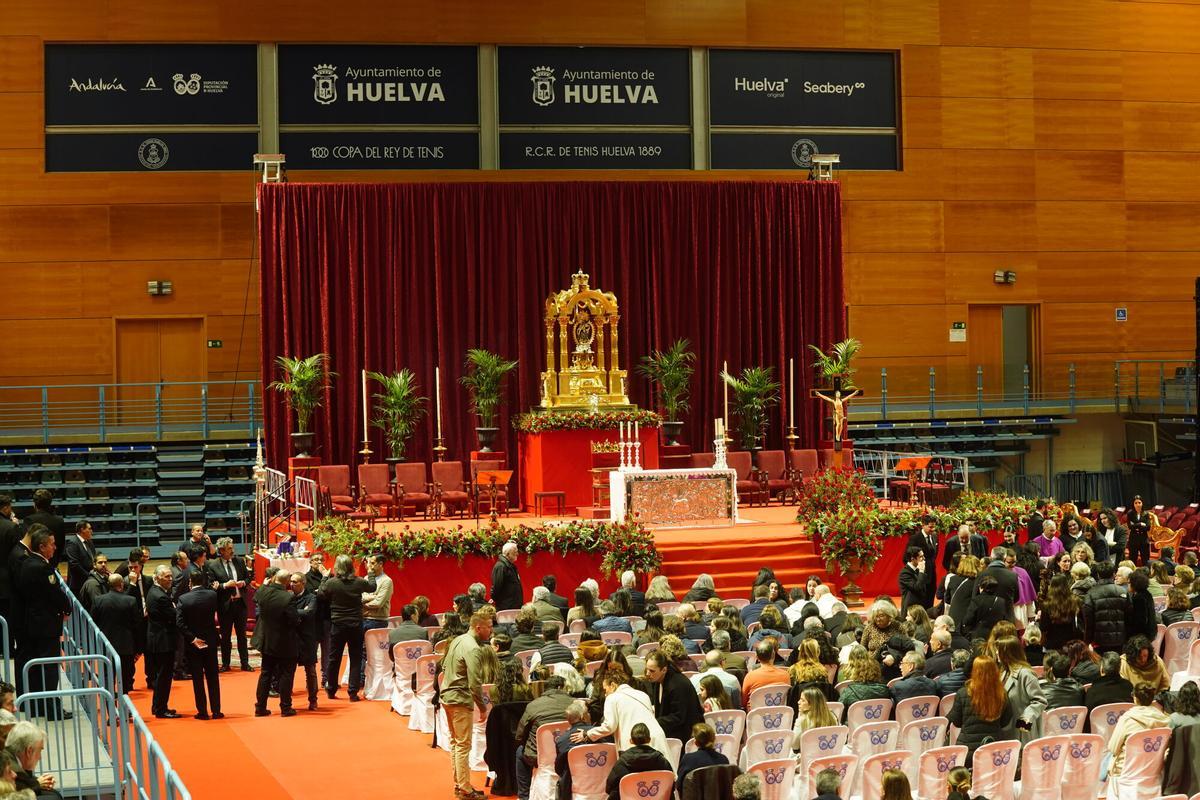 Las imágenes de la misa funeral por las víctimas del accidente de trenes de Adamuz. Las imágenes de la misa funeral por las víctimas del accidente de trenes de Adamuz.