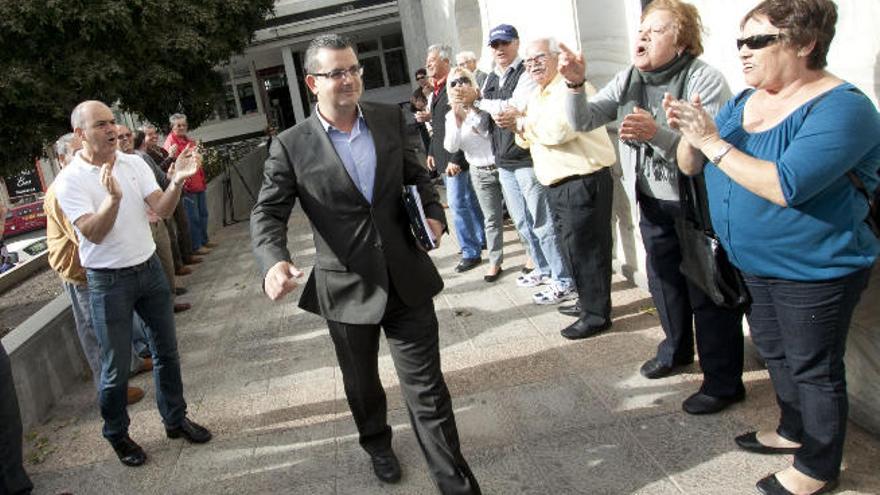 El abogado Fernando Rodríguez, a su entrada en los Juzgados.