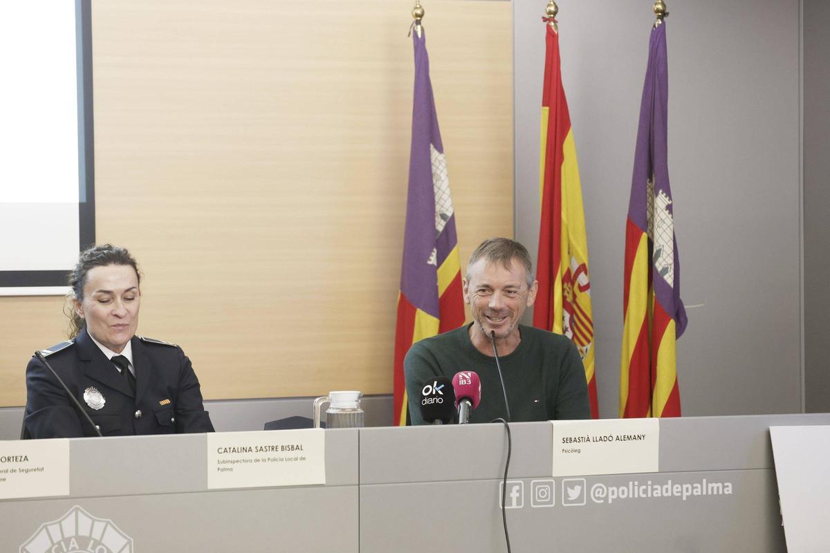 Sastre y Lladó, en un momento de la intervención.