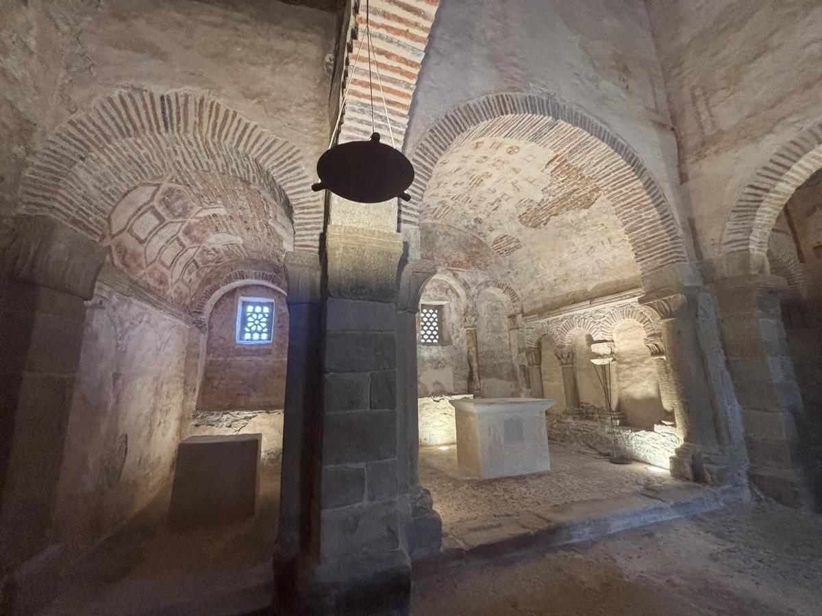 Parte de las pinturas murales de la iglesia de San Salvador.